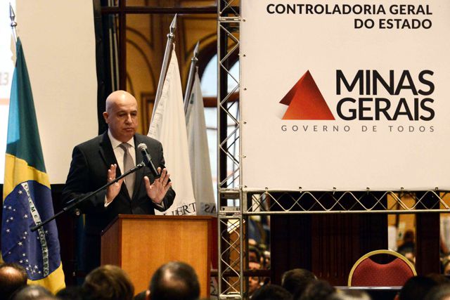 Ministro-chefe da CGU, Valdir Simão, discursa na abertura do evento.