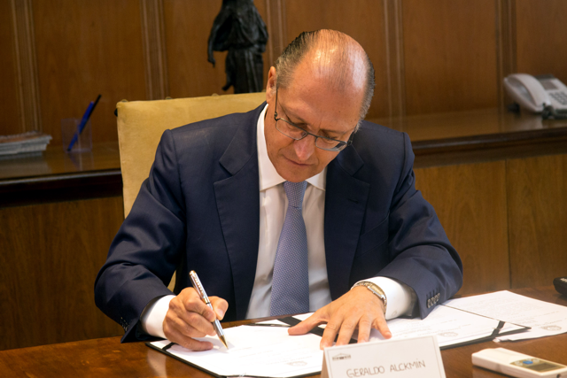 Governador Geraldo Alckmin assina decreto que revoga atos sigilosos